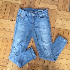 Light wash Zara skinny Jeans